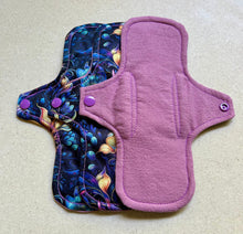 Load image into Gallery viewer, organic flannel top menstrual pads organic fleece absorbent core reusable cloth pads liners moderate heavy flow priced per pad