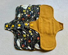 Load image into Gallery viewer, Ready to ship cloth pads 9” moderate organic flannel top menstrual pad organic fleece absorbent core reusable cloth pads priced per pad