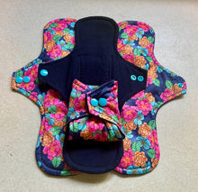 Load image into Gallery viewer, organic flannel top menstrual pads organic fleece absorbent core reusable cloth pads liners moderate heavy flow priced per pad