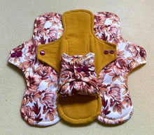 Load image into Gallery viewer, organic flannel top menstrual pads organic fleece absorbent core reusable cloth pads liners moderate heavy flow priced per pad