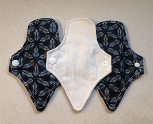 Thong Pantyliners 7" White/Geometric Organic Top