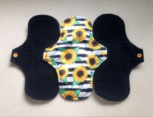 Load image into Gallery viewer, Black/Sunflowers Flannel Top