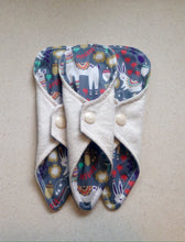 Load image into Gallery viewer, Thong Pantyliner 7&quot; White/Llama Organic Top