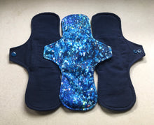 Load image into Gallery viewer, Navy/Crystals Organic Top