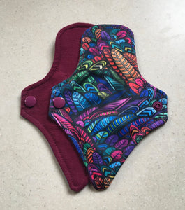 Thong Pantyliner 7" Burgundy/Rainbow Feathers