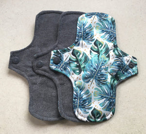 Gray/Monstera Organic Top