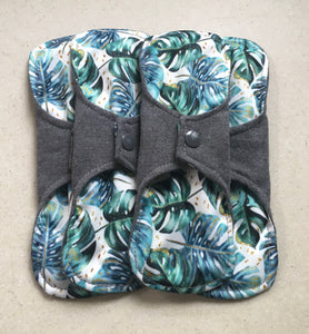 Gray/Monstera Organic Top