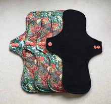 Load image into Gallery viewer, Black/Paisley Flannel Top