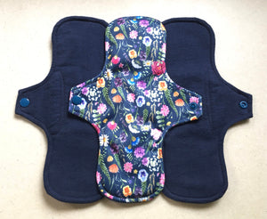 5 Pad Set Organic Navy/Flowers