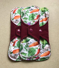 Load image into Gallery viewer, 5 Pad Set Organic Burgundy/Veggies