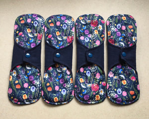 5 Pad Set Organic Navy/Flowers