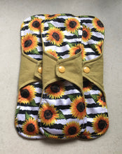 Load image into Gallery viewer, Lemongrass/Sunflowers Organic Top