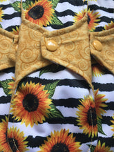 Load image into Gallery viewer, Yellow/Sunflowers Flannel Top