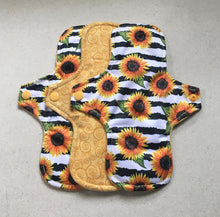 Load image into Gallery viewer, Yellow/Sunflowers Flannel Top